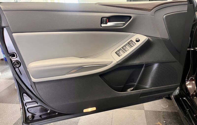 2019 Toyota Avalon XLE