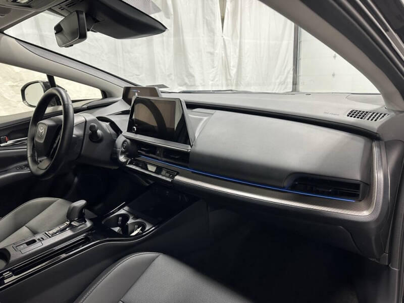 2025 Toyota Prius XLE