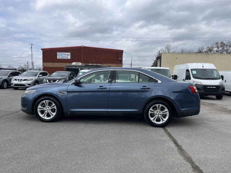 2018 Ford Taurus SE