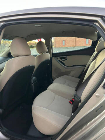 2014 Hyundai Elantra SE