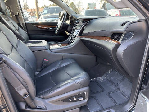 2018 Cadillac Escalade Standard