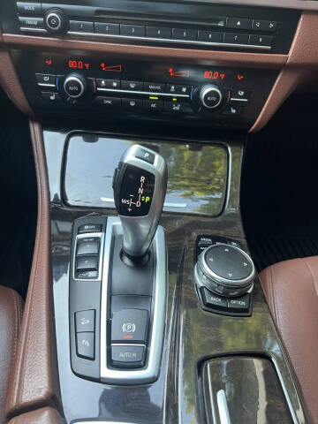 2015 BMW 5 Series 528i xDrive