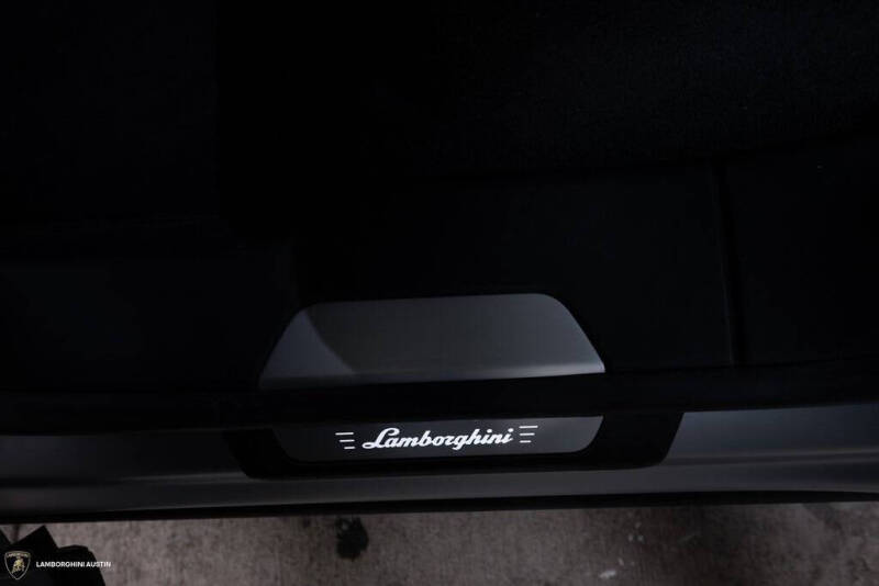 2023 Lamborghini Urus S