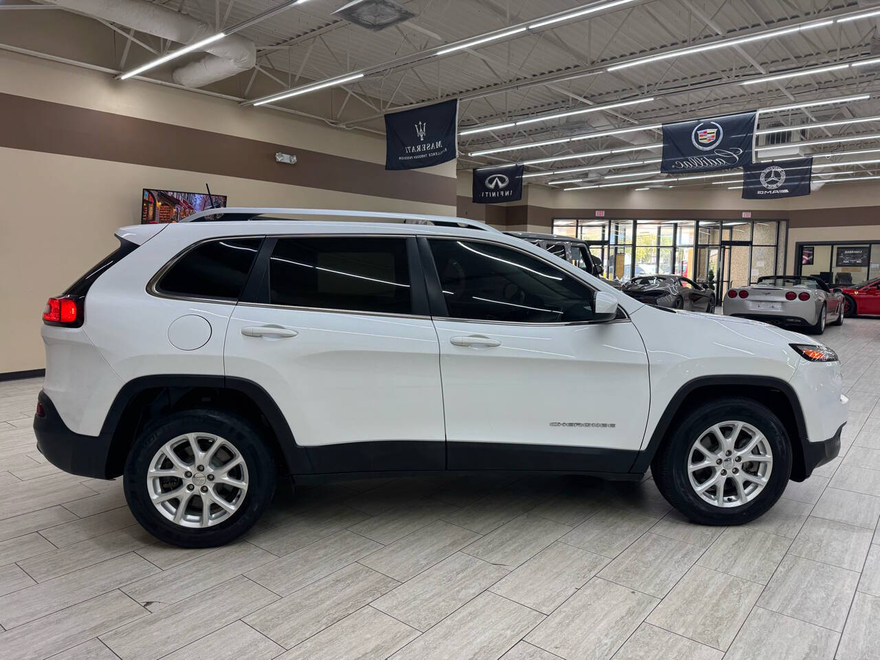 2017 Jeep Cherokee for sale at DFW Auto & Services Inc in Fort Worth, TX