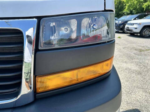 2023 GMC Savana 2500