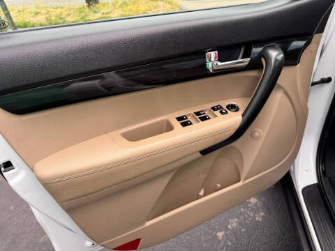 2013 Kia Sorento LX