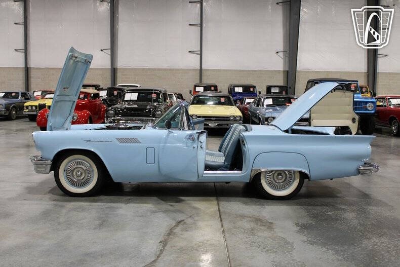 1957 Ford Thunderbird