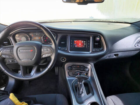 2017 Dodge Challenger SXT