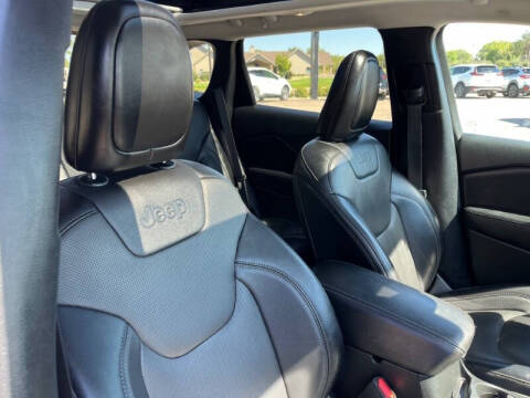 2022 Jeep Cherokee Latitude Lux