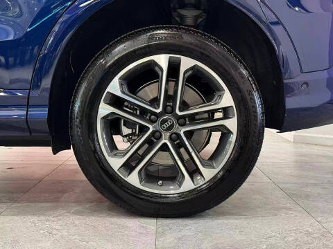 2025 Audi Q5 quattro Premium TFSI