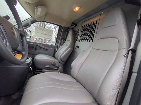 2025 Chevrolet Express 2500