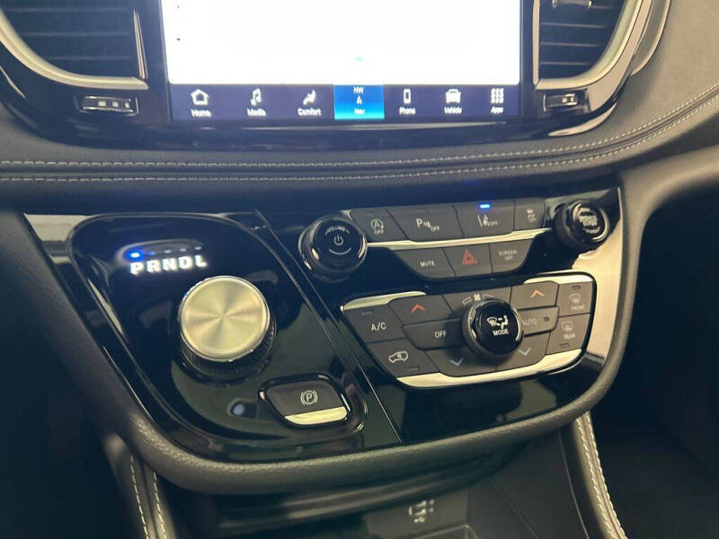 2027 Chrysler Pacifica Limited
