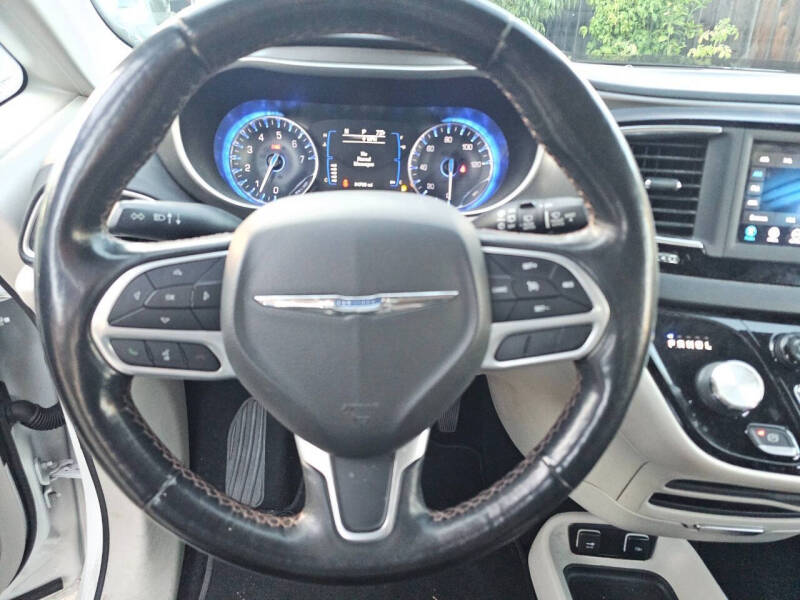 2020 Chrysler Pacifica Touring L
