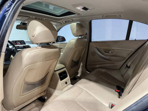 2012 BMW 3 Series 328i