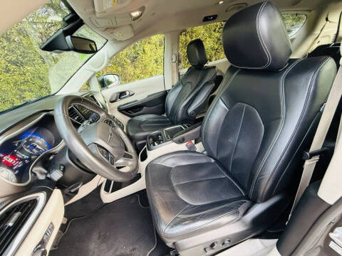 2022 Chrysler Pacifica Touring L