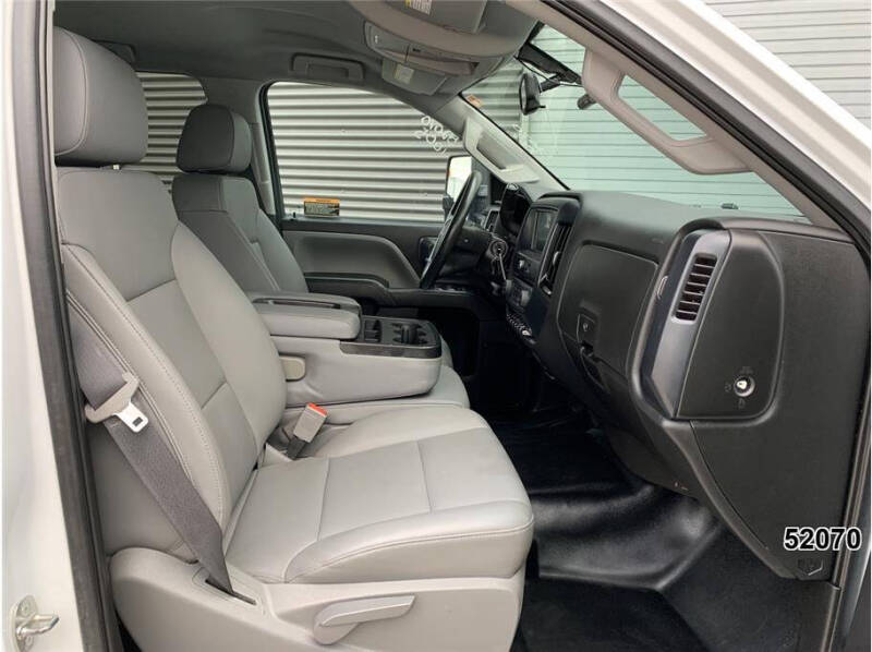 2022 Chevrolet Silverado 5500HD