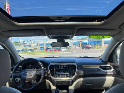 2017 GMC Acadia Denali