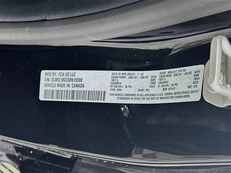 2025 Chrysler Pacifica Select