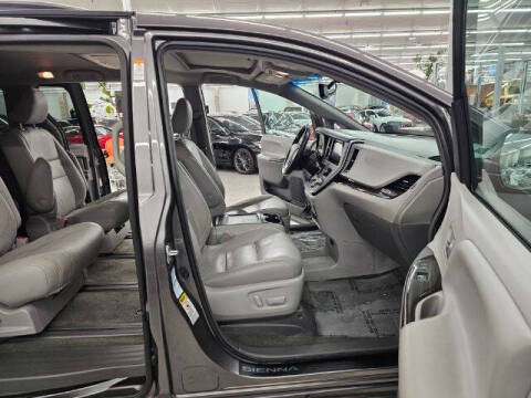 2017 Toyota Sienna XLE 7-Passenger