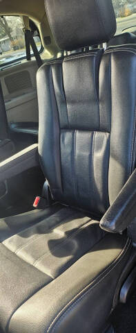 2012 Chrysler Town and Country Touring-L