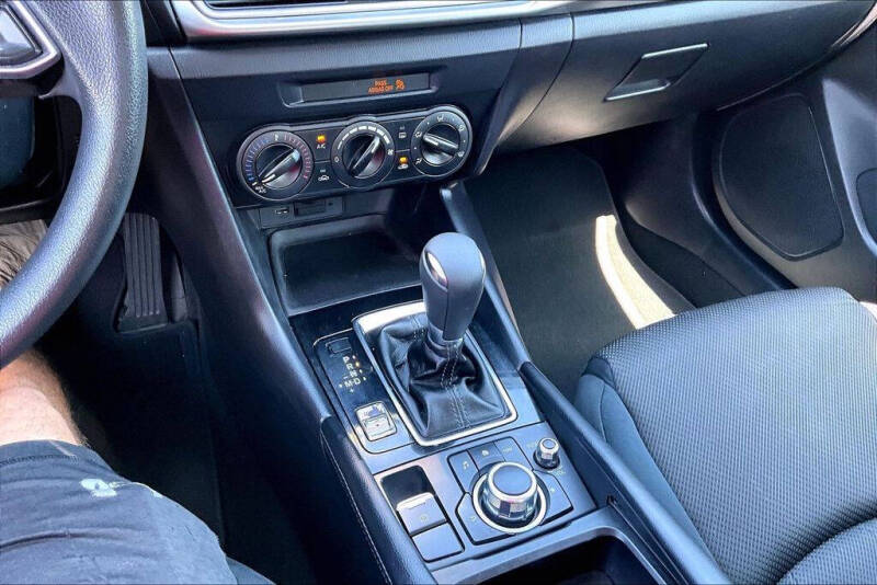 2017 Mazda MAZDA3 Sport