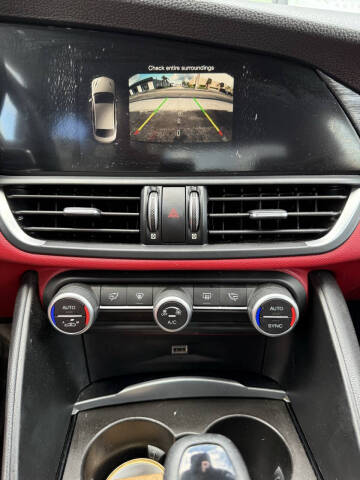 2019 Alfa Romeo Giulia Sport