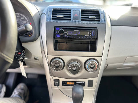 2011 Toyota Corolla LE