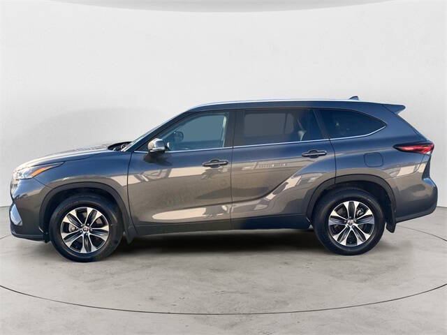 2025 Toyota Highlander XLE