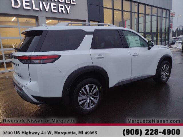 2025 Nissan Pathfinder SL