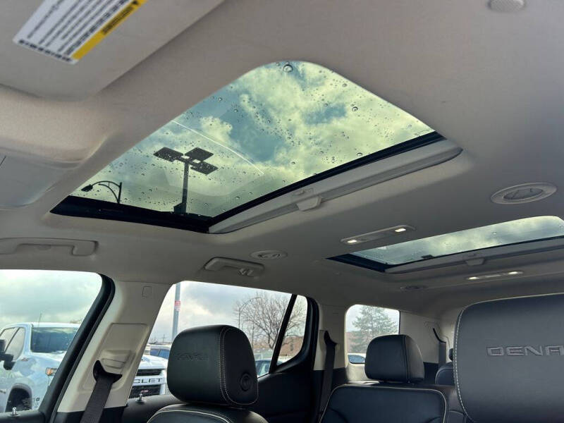 2022 GMC Acadia Denali