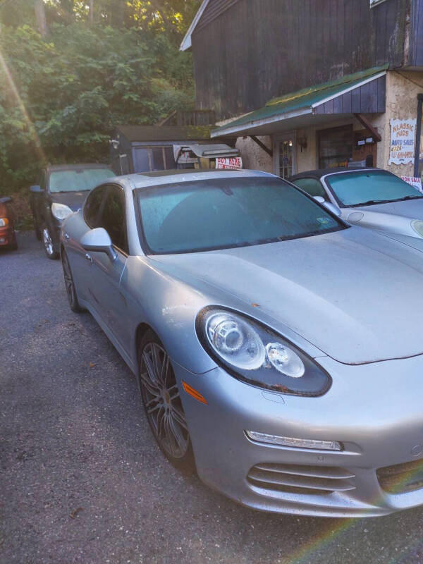 2016 Porsche Panamera 4 Edition