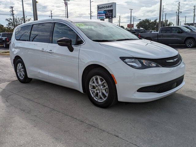 2025 Chrysler Voyager LX