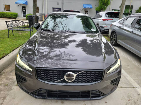 2024 Volvo S60 Recharge T8 Plus Dark Theme