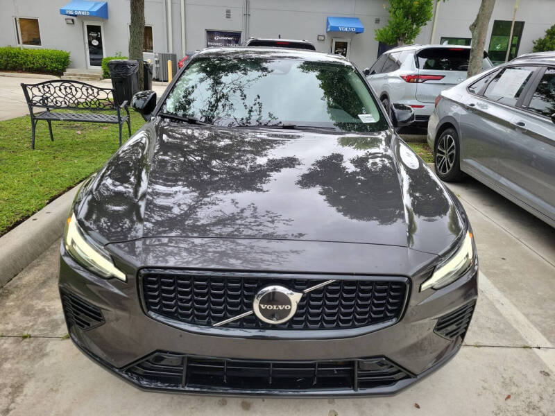 2024 Volvo S60 Recharge T8 Plus Dark Theme