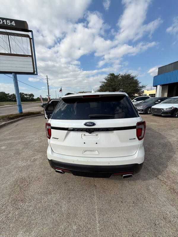 2016 Ford Explorer Sport