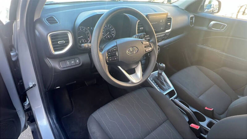 2022 Hyundai Venue SE