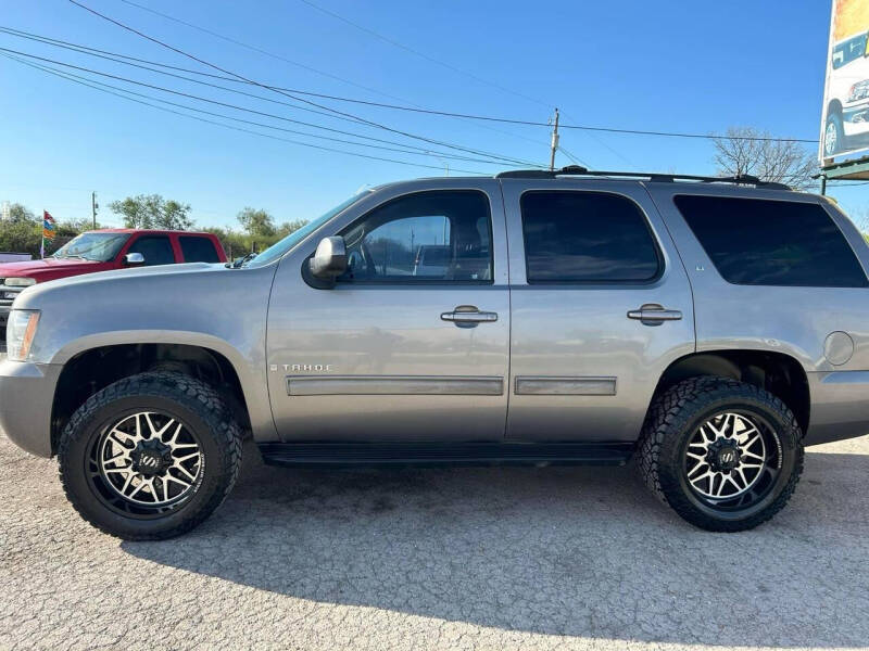 2009 Chevrolet Tahoe null photo 3