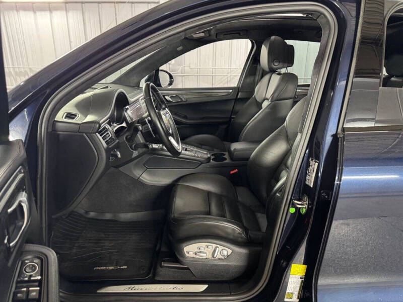 2021 Porsche Macan Turbo