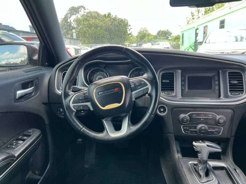 2017 Dodge Charger SXT