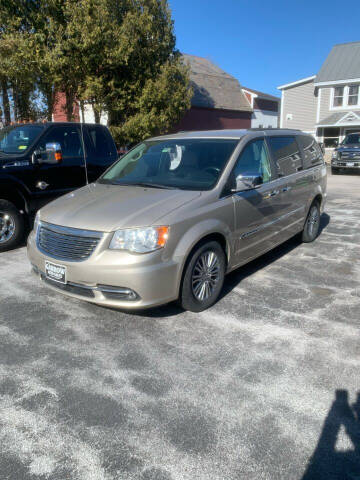 2014 Chrysler Town and Country for sale at GARROW AUTO SALES in Pittsford VT