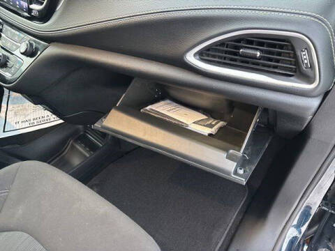 2024 Chrysler Pacifica Touring