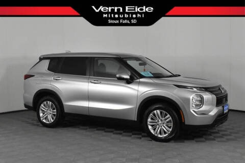 2024 Mitsubishi Outlander ES