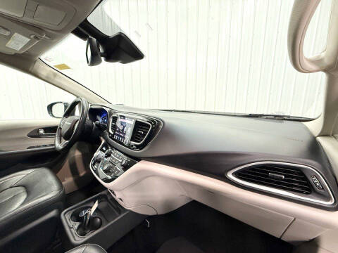 2020 Chrysler Pacifica Touring L