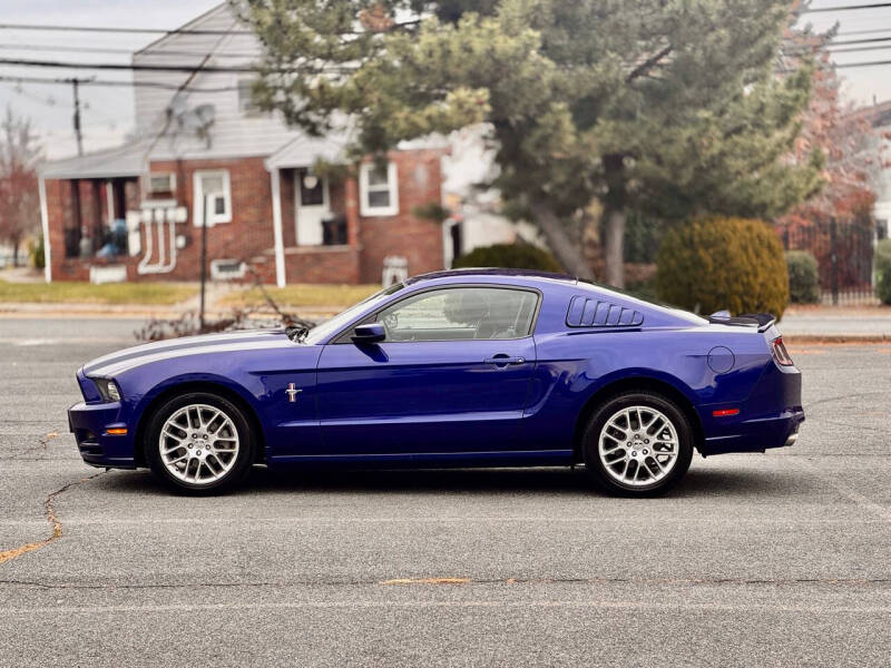 2014 Ford Mustang V6 Premium photo 7