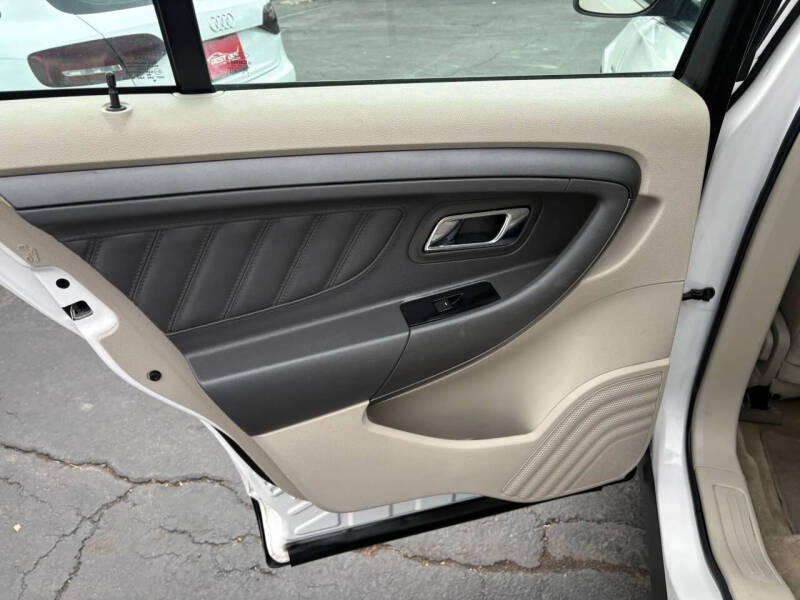 2011 Ford Taurus SEL