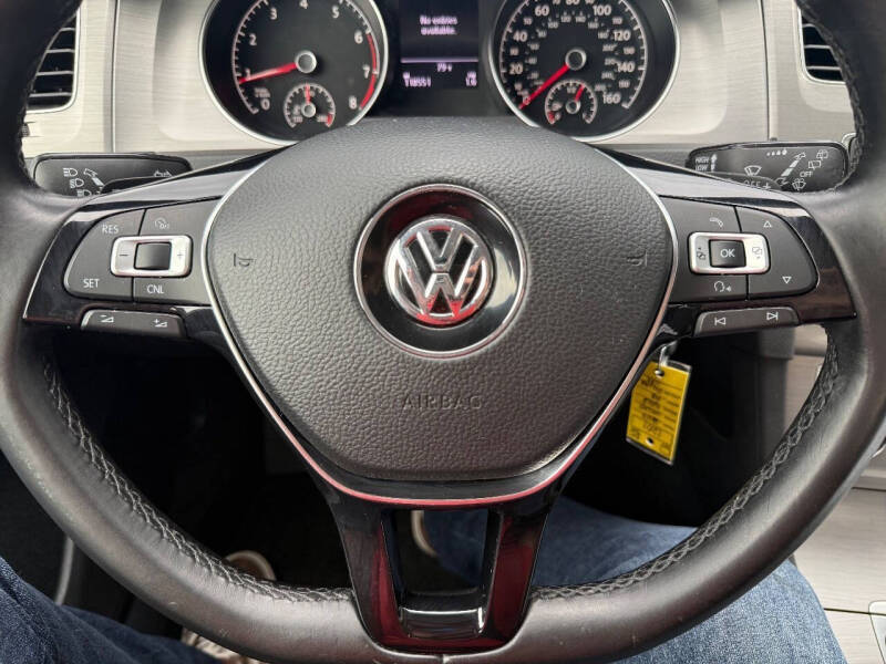 2017 Volkswagen Golf TSI S