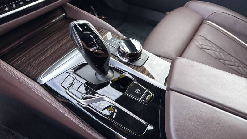 2022 BMW 5 Series 530e xDrive