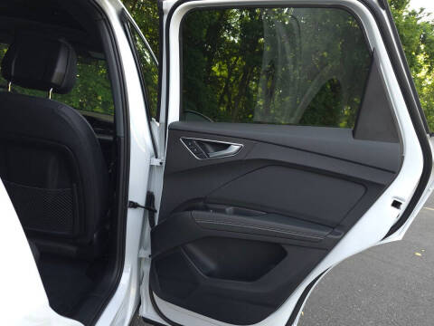 2026 Audi Q4 e-tron quattro Premium 55