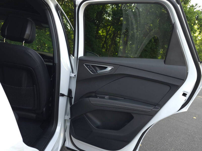 2026 Audi Q4 e-tron quattro Premium 55