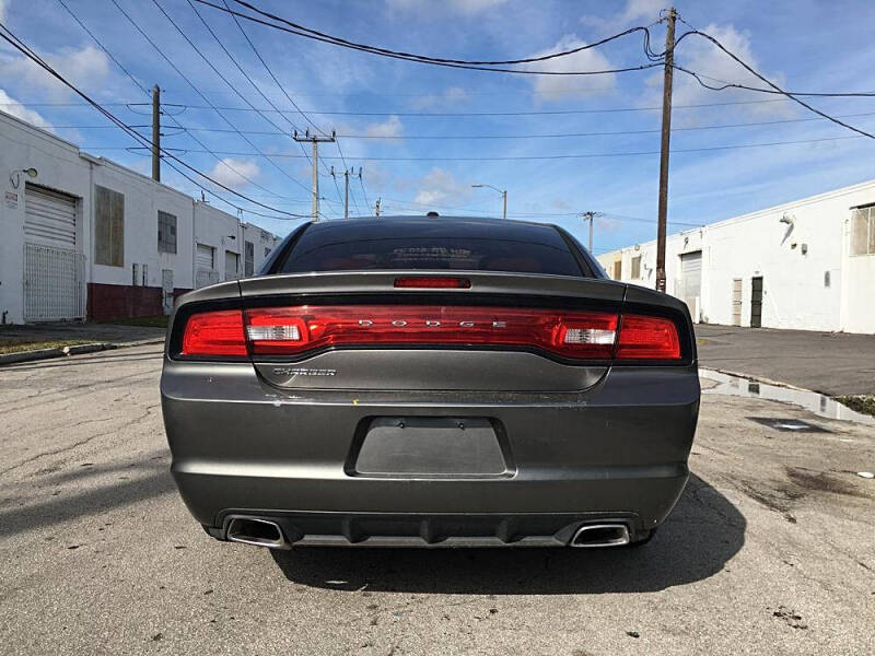 2012 Dodge Charger SE